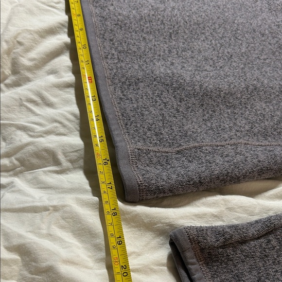 Patagonia Heathered Gray Fleece Pullover - Picture 3 of 10